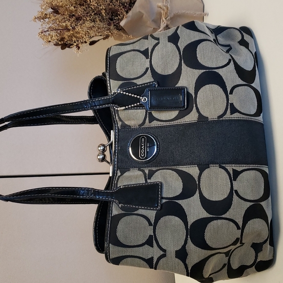 Coach Handbags - Coach purse